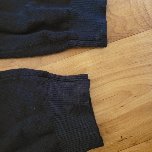 H&M navy blue sweater w scarf to match - Picture 5 of 6